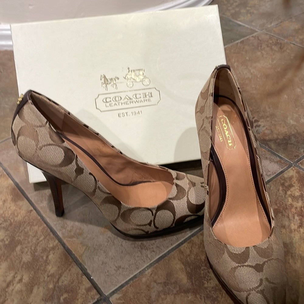 Coach size 7 heels